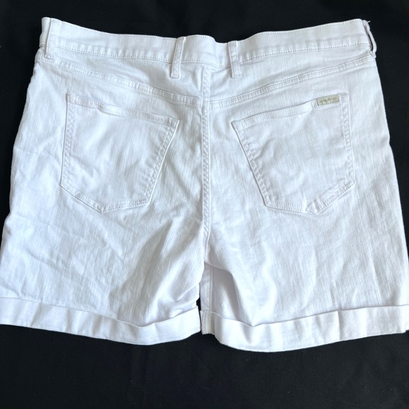 Eddie Bauer Shorts Boyfriend Mid Rise White Denim Casual Stretch Cuffed Size 14 - Picture 4 of 8